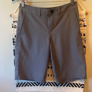 Quicksilver amphibians Shorts hybrid shirt size 27 waist 27” golf athletics